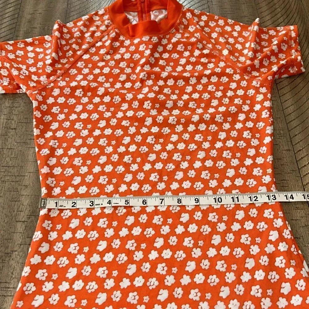 🏄🏻‍♀️ J Crew UK 🇬🇧 Poppy Print Rashguard 🏖️ waves or beach 🏝️ 🌊Back Zip